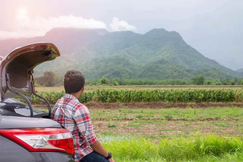 Cek Mobil Sebelum Perjalanan Liburan Jarak Jauh